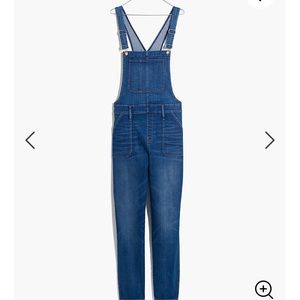 Gently worn Madewell denim overalls.
